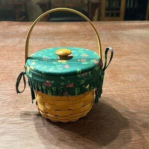 EUC Longaberger Small Basket with Fabric Lid